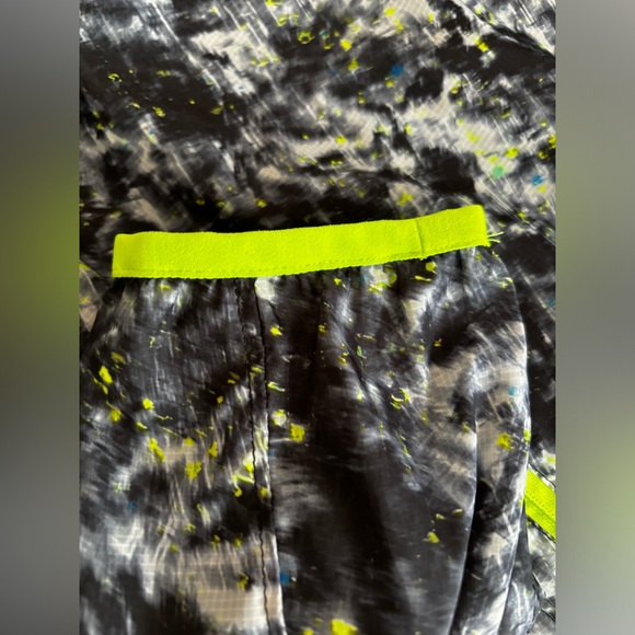 5/$10New Balance running jacket - Picture 4 of 7